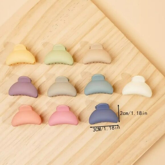 10 pack of small hair clips multiple colors - NWOT - Picture 2 of 2